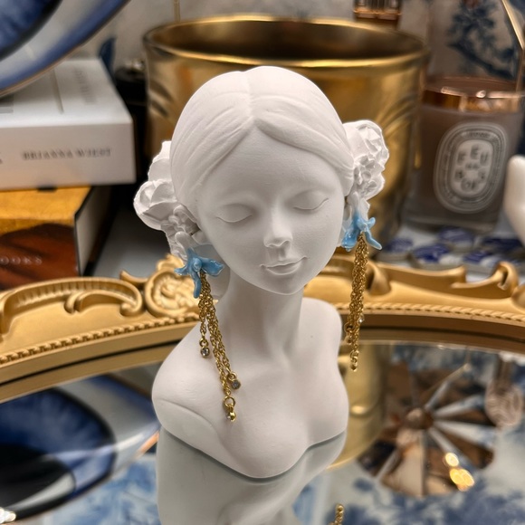 🆕 LES NEREIDES 🧿 NWOT Blue Bell Flower Dangling Crystal Post Earrings - Picture 9 of 16